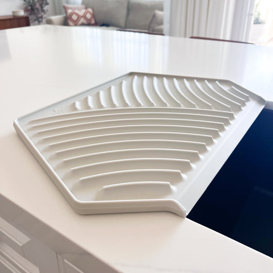 Silicone Dish Drying Mat with Built-in Drain (19.3’’ x 13’, Greige)